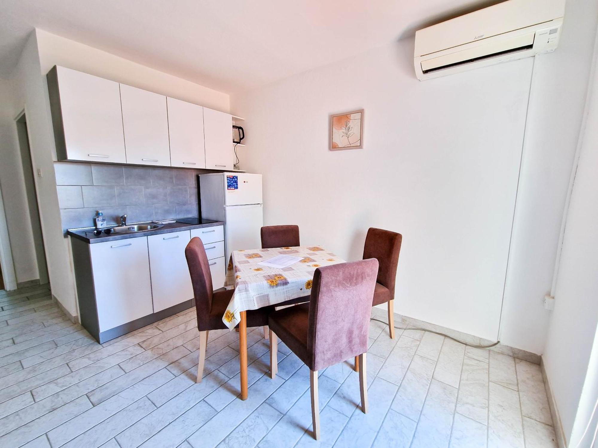 Flip - Flop Apartment Novalja Luaran gambar