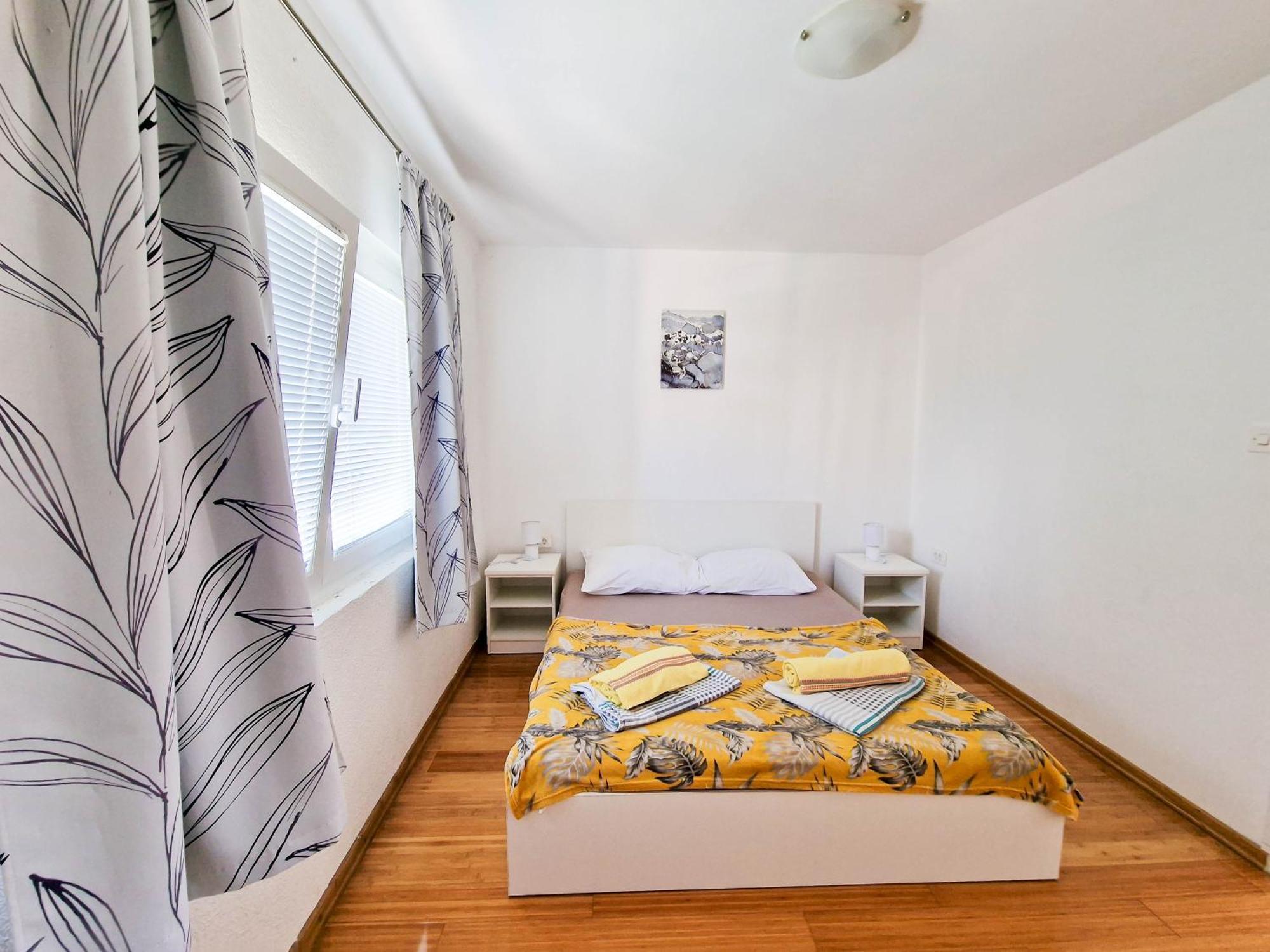 Flip - Flop Apartment Novalja Luaran gambar