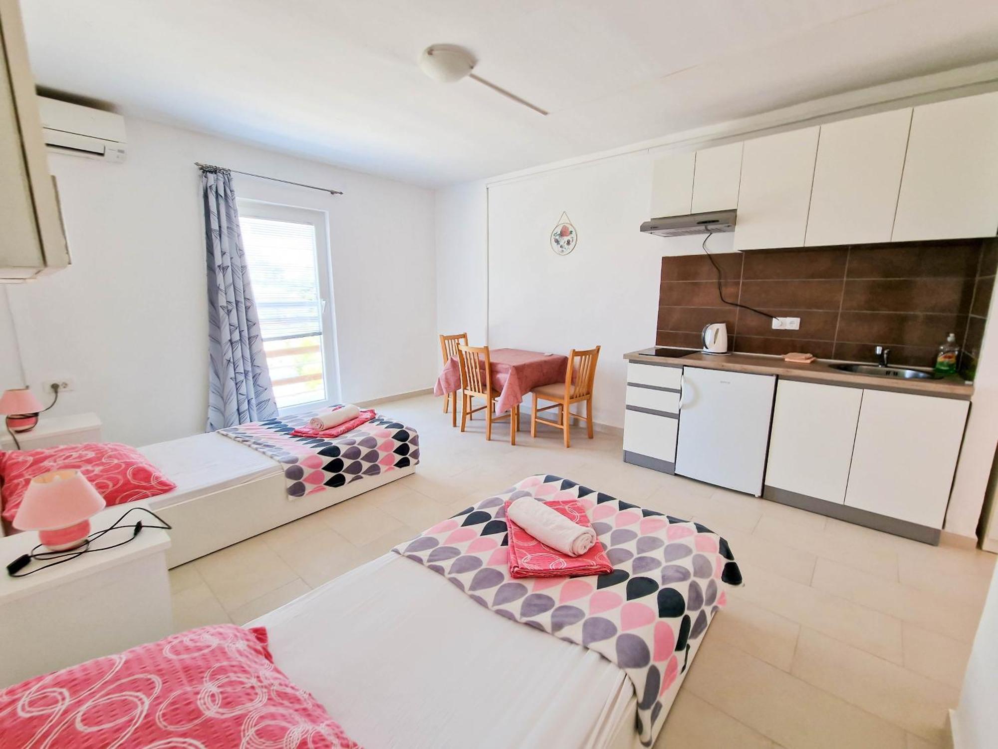 Flip - Flop Apartment Novalja Luaran gambar